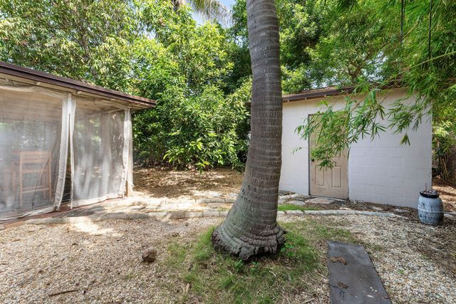 417 UPLAND Road, West Palm Beach, FL 33401