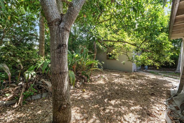 417 UPLAND Road, West Palm Beach, FL 33401