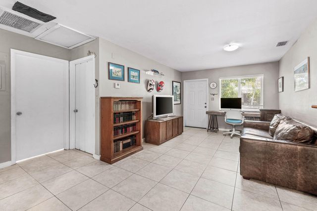 417 UPLAND Road, West Palm Beach, FL 33401