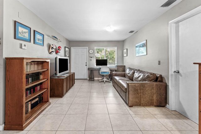417 UPLAND Road, West Palm Beach, FL 33401