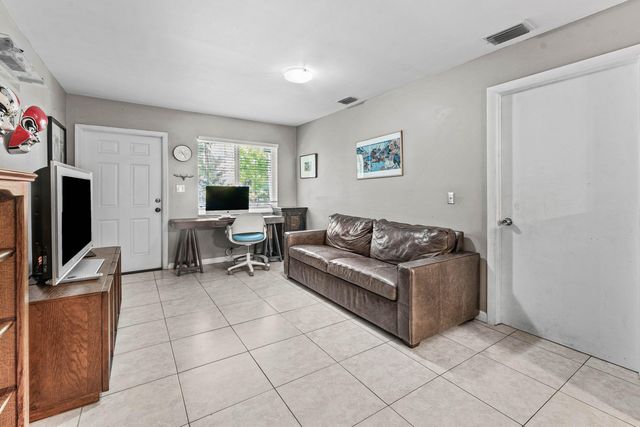 417 UPLAND Road, West Palm Beach, FL 33401