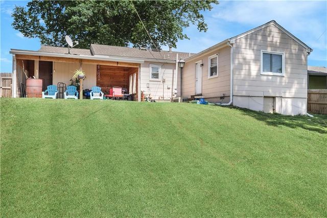 12907 E McCoy Street, Independence, MO 64055