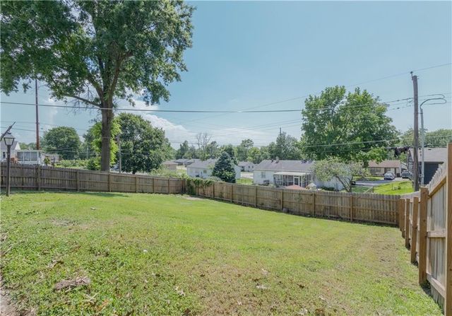 12907 E McCoy Street, Independence, MO 64055