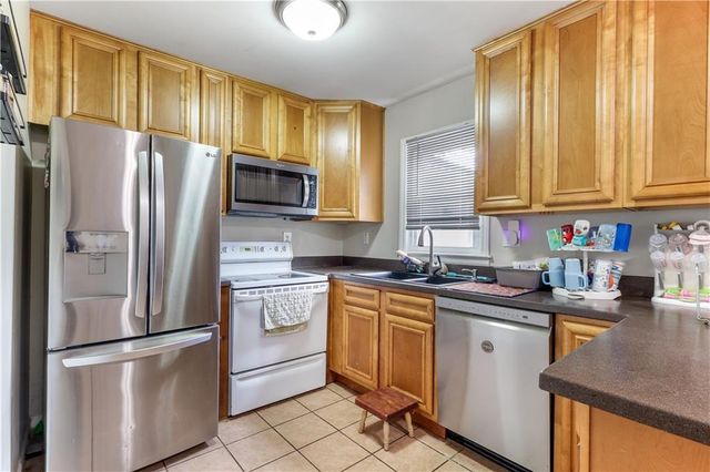 12907 E McCoy Street, Independence, MO 64055
