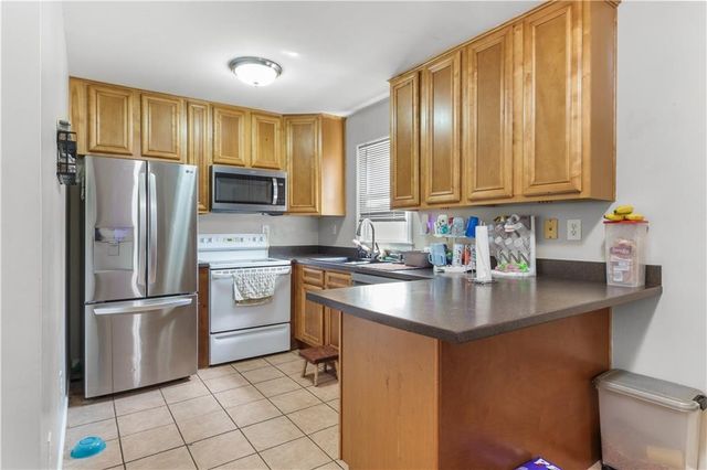 12907 E McCoy Street, Independence, MO 64055