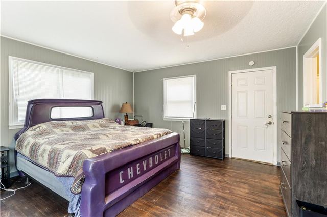 12907 E McCoy Street, Independence, MO 64055