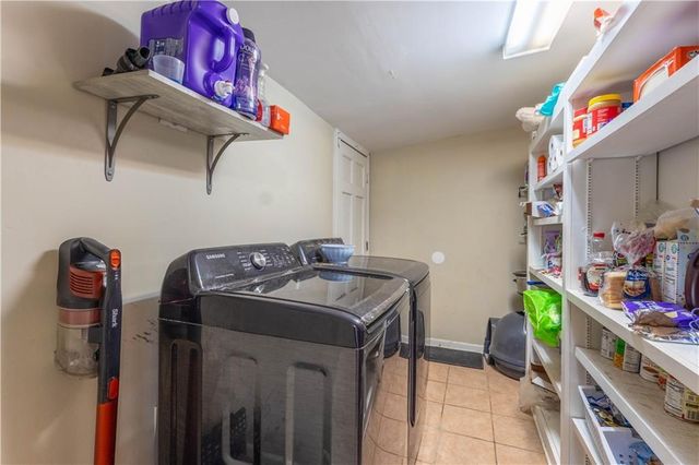 12907 E McCoy Street, Independence, MO 64055