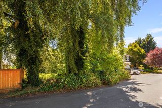 672 Lind Avenue NW, Renton, WA 98057