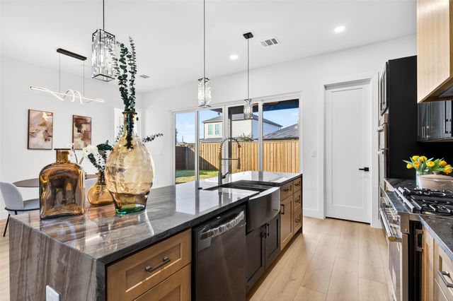 1843 Dennison Street, Dallas, TX 75212