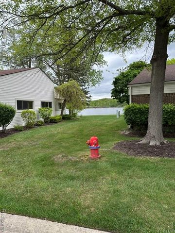 5118 Simpson Lake Road, West Bloomfield, MI 48323
