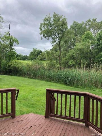 5118 Simpson Lake Road, West Bloomfield, MI 48323