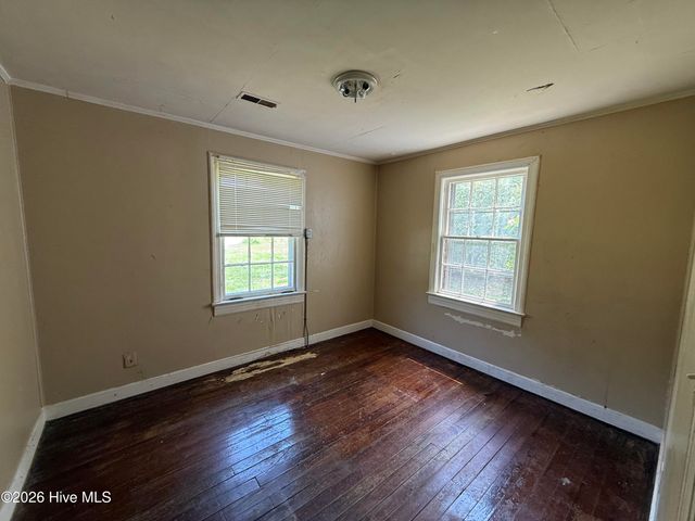 709 E Vernon Avenue, Kinston, NC 28501