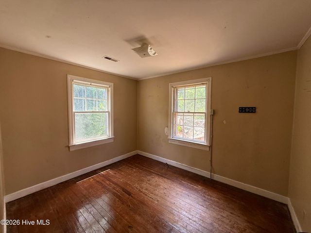 709 E Vernon Avenue, Kinston, NC 28501