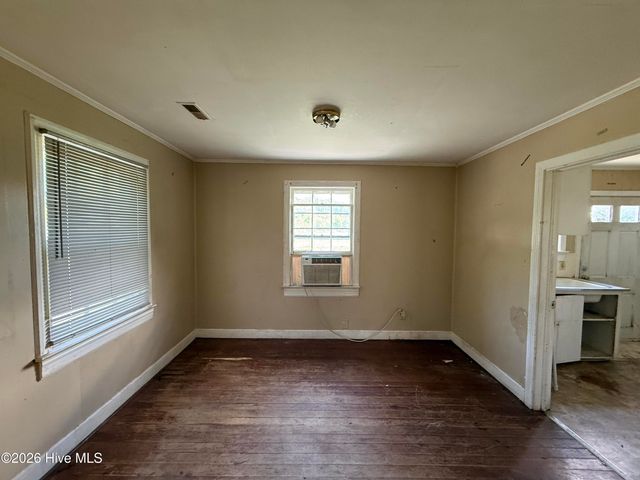 709 E Vernon Avenue, Kinston, NC 28501