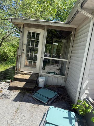 713 Left Fork Fishermans Cove Road, London, KY 40741