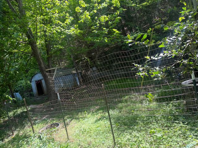 713 Left Fork Fishermans Cove Road, London, KY 40741