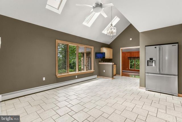 376 HTY RD, Kunkletown, PA 18058