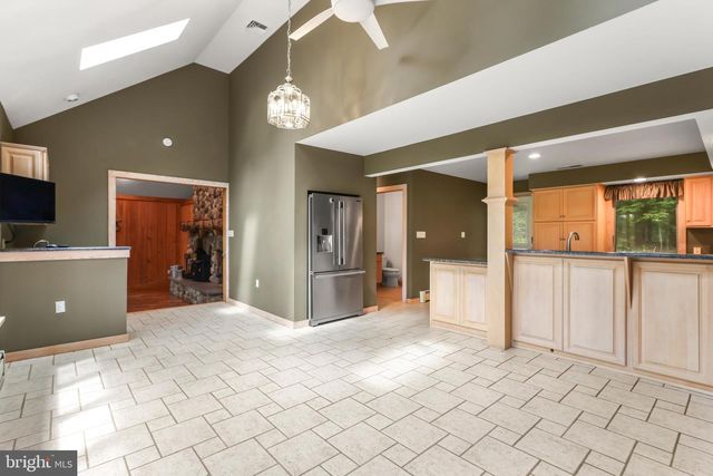 376 HTY RD, Kunkletown, PA 18058