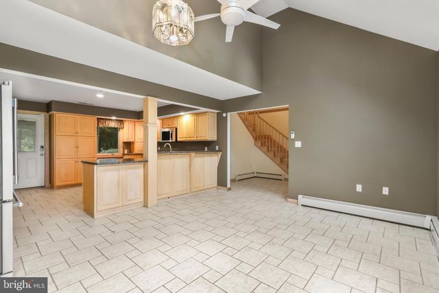 376 HTY RD, Kunkletown, PA 18058