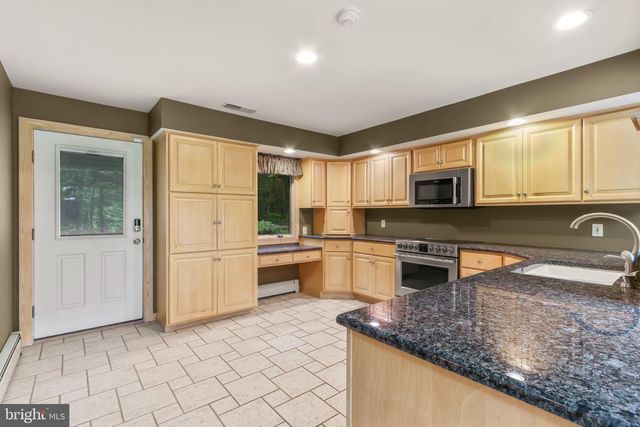 376 HTY RD, Kunkletown, PA 18058