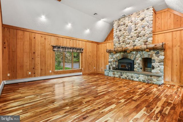 376 HTY RD, Kunkletown, PA 18058