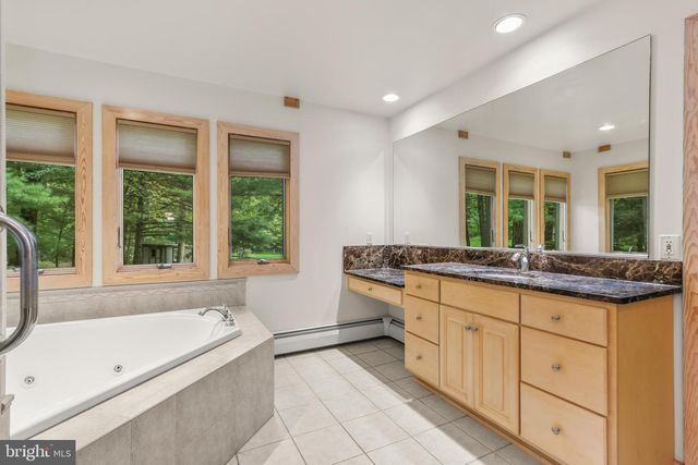 376 HTY RD, Kunkletown, PA 18058