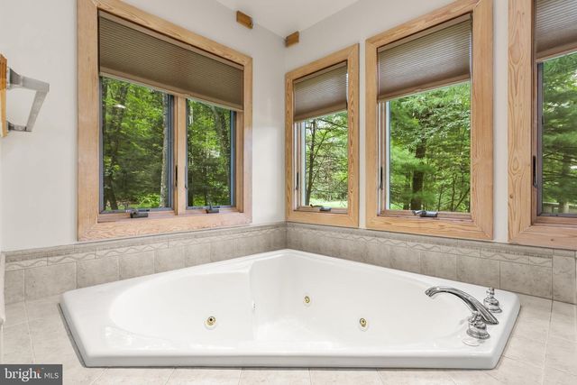 376 HTY RD, Kunkletown, PA 18058