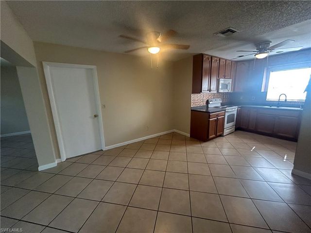 1002 Jolly RD, North Fort Myers, FL 33903