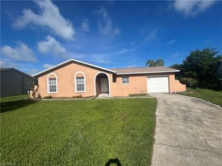 1002 Jolly RD, North Fort Myers, FL 33903