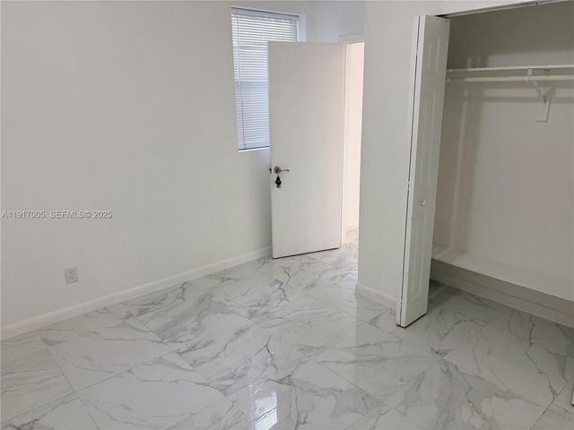 1560 NW 25th Ave 3, Miami, FL 33125