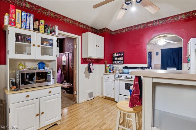 4024 E 53 Street, Newburgh Heights, OH 44105