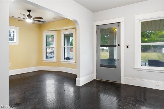4024 E 53 Street, Newburgh Heights, OH 44105