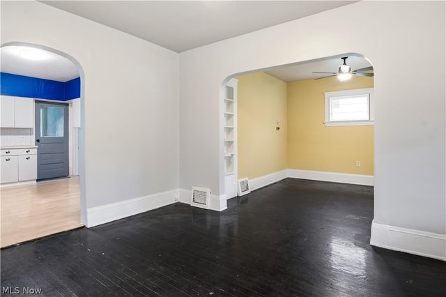 4024 E 53 Street, Newburgh Heights, OH 44105