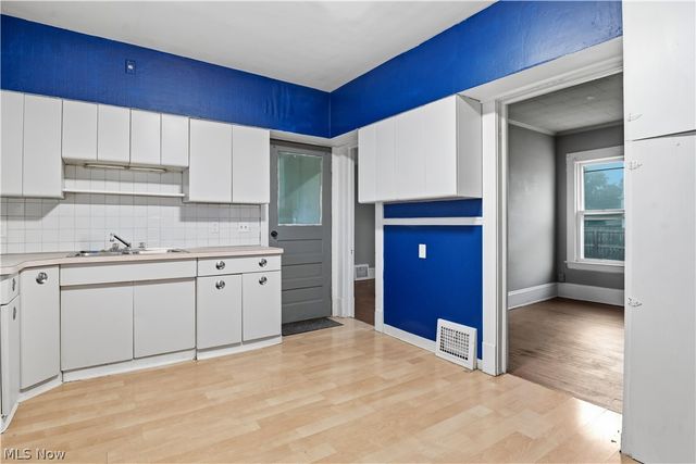 4024 E 53 Street, Newburgh Heights, OH 44105