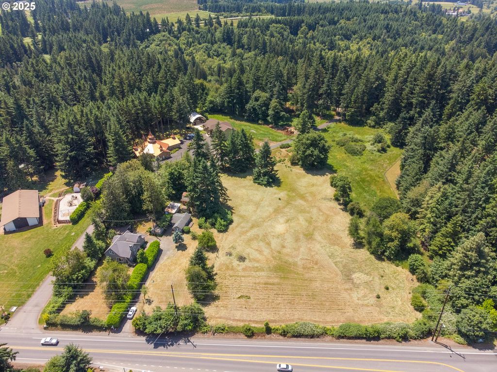 20551 S HIGHWAY 213, Oregon City, OR 97045