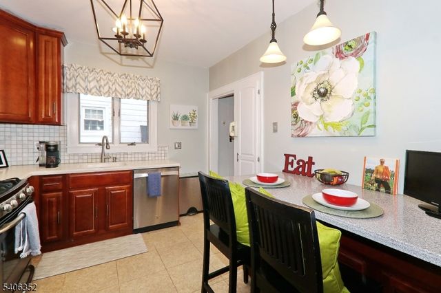 113 Columbia Ave, Cranford Twp., NJ 07016