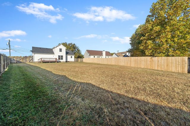 3737 Heather Dr, Clarksville, TN 37042
