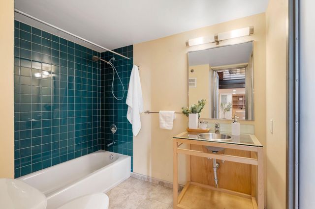 801 Washington Avenue N 221, Minneapolis, MN 55401