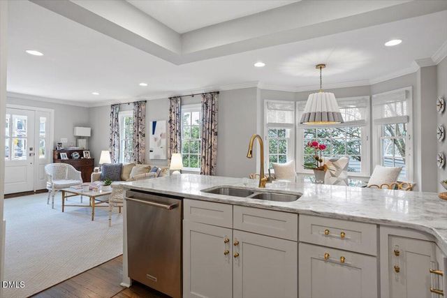 2714 Peachtree Street, Raleigh, NC 27608