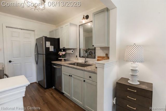 4033 Berkshire Drive, Sterling Heights, MI 48314
