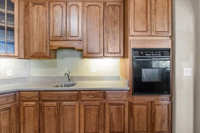 867 River Oaks Dr, Big Sandy, TN 38221