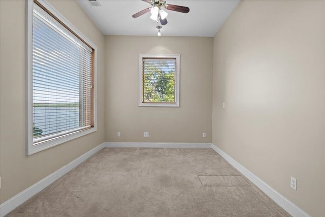 867 River Oaks Dr, Big Sandy, TN 38221