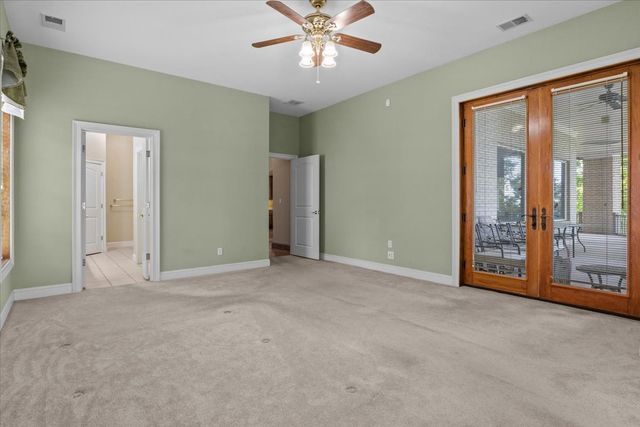 867 River Oaks Dr, Big Sandy, TN 38221