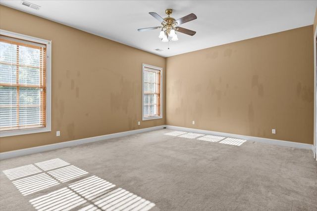 867 River Oaks Dr, Big Sandy, TN 38221
