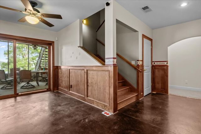 867 River Oaks Dr, Big Sandy, TN 38221
