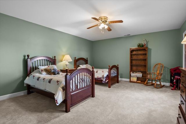 867 River Oaks Dr, Big Sandy, TN 38221