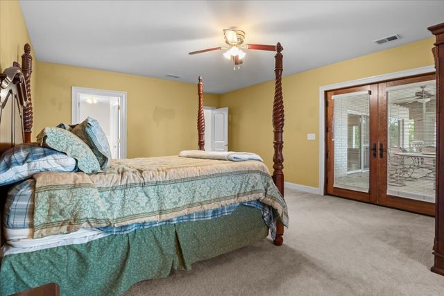 867 River Oaks Dr, Big Sandy, TN 38221