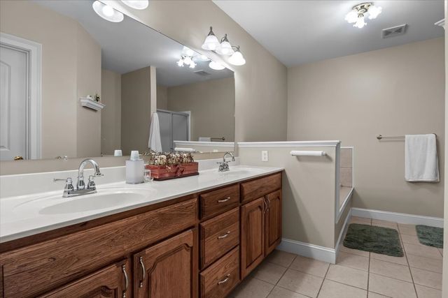 867 River Oaks Dr, Big Sandy, TN 38221