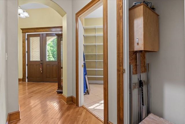 867 River Oaks Dr, Big Sandy, TN 38221