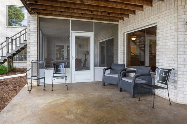 867 River Oaks Dr, Big Sandy, TN 38221